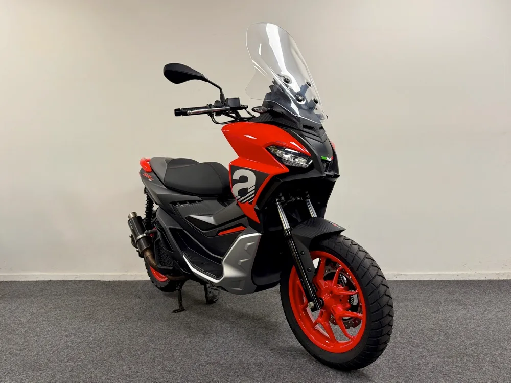 Aprilia SR GT 200 (2023) — foto 1