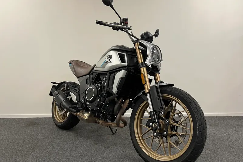 CFMoto 700 CL-X Heritage (2024)
