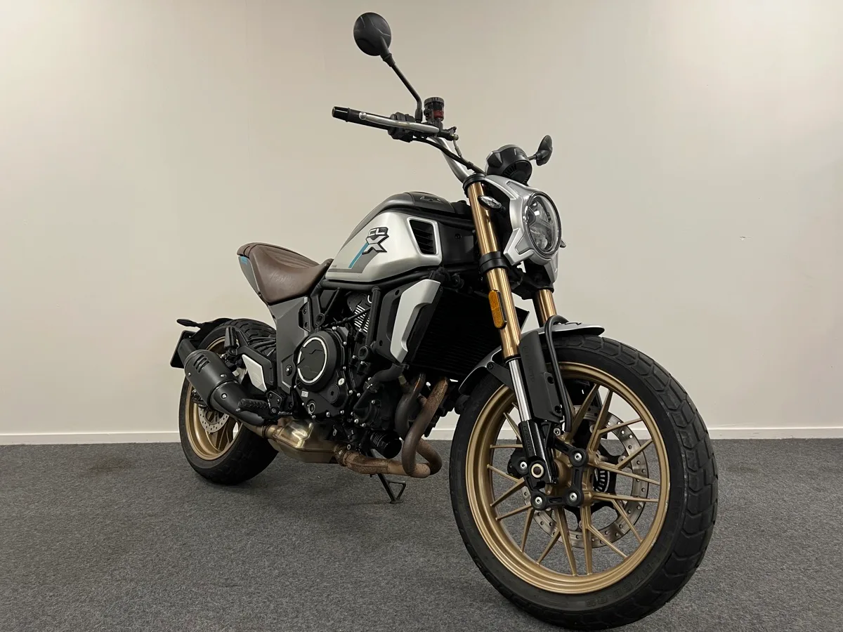 CFMoto 700 CL-X Heritage (2024) — foto 1