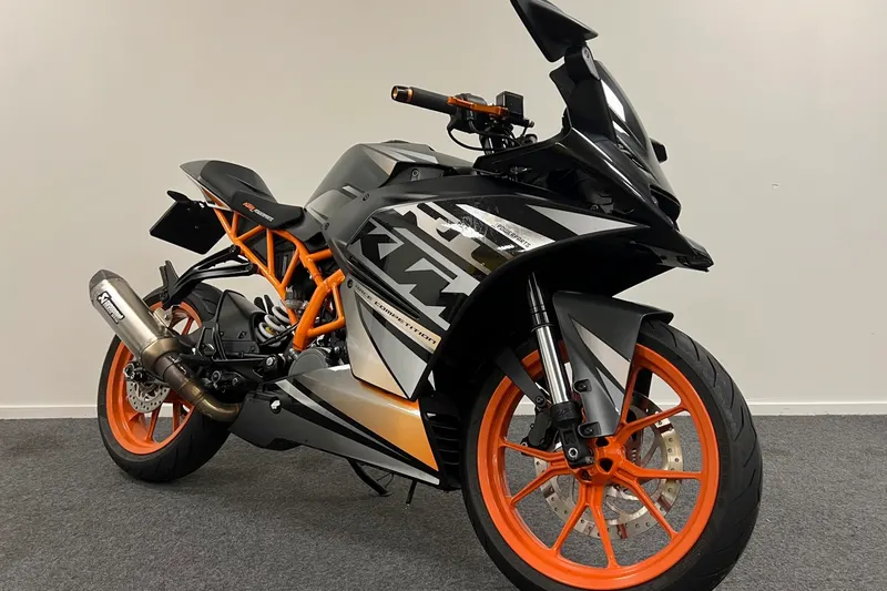 KTM RC 125 (2016)