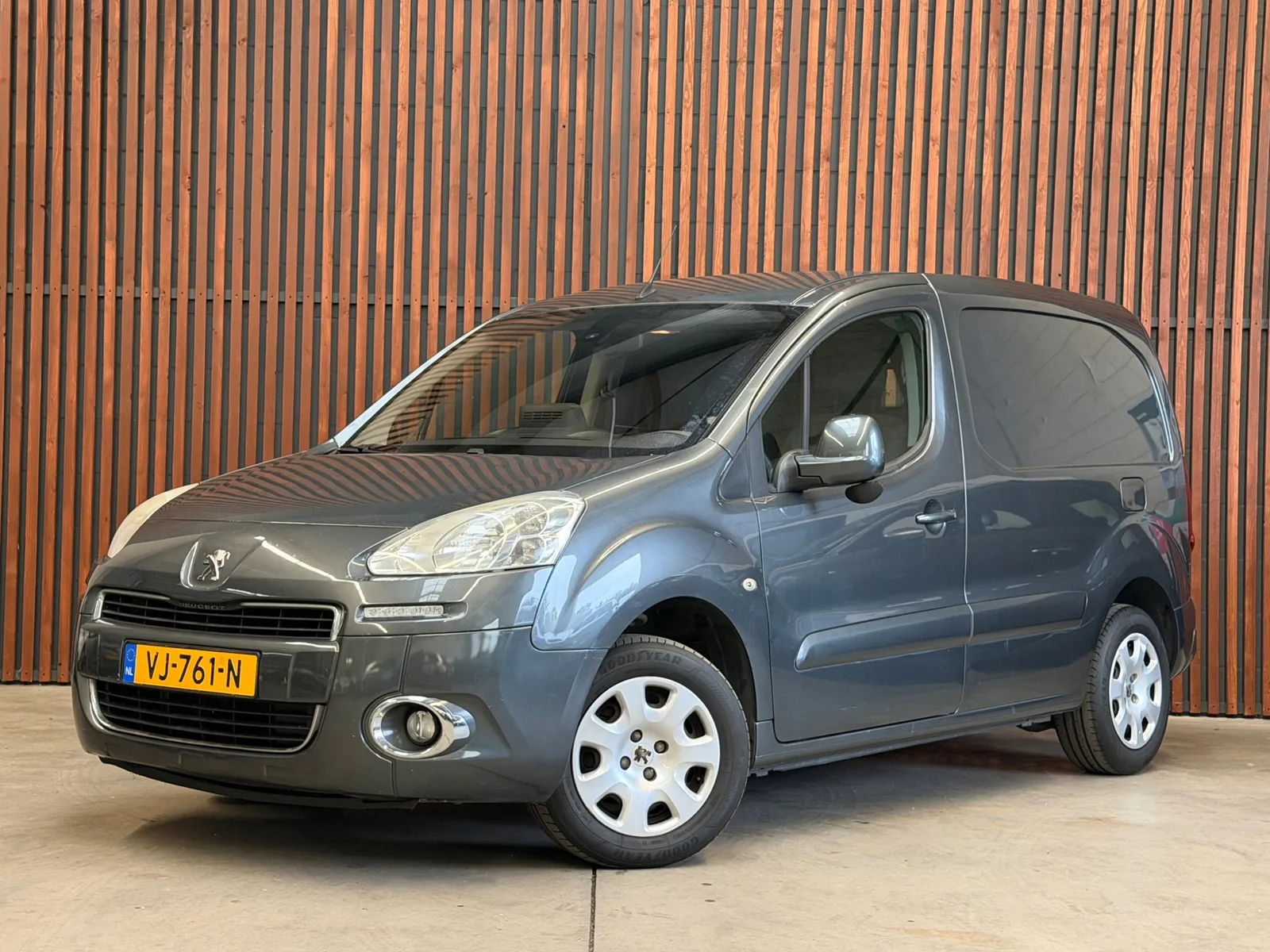 Peugeot Partner (2014) — foto 1