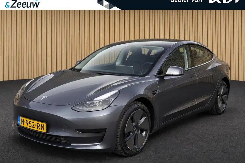 Tesla Model 3 (2021)